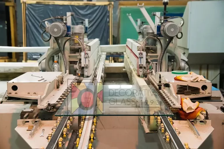 مصنع زجاج في الرياض